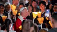 ÉTONNANT – Livrets de messe du pape en vente sur des plateformes